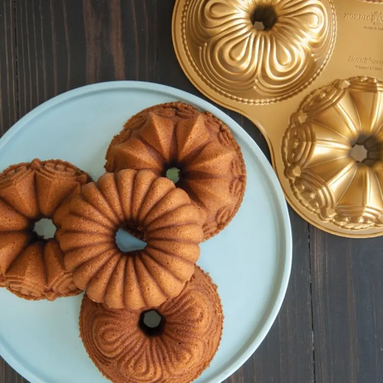 41897b6b-d758-4e36-b96a-8badda277df7_NordicWareBundtQuartetPan.webp